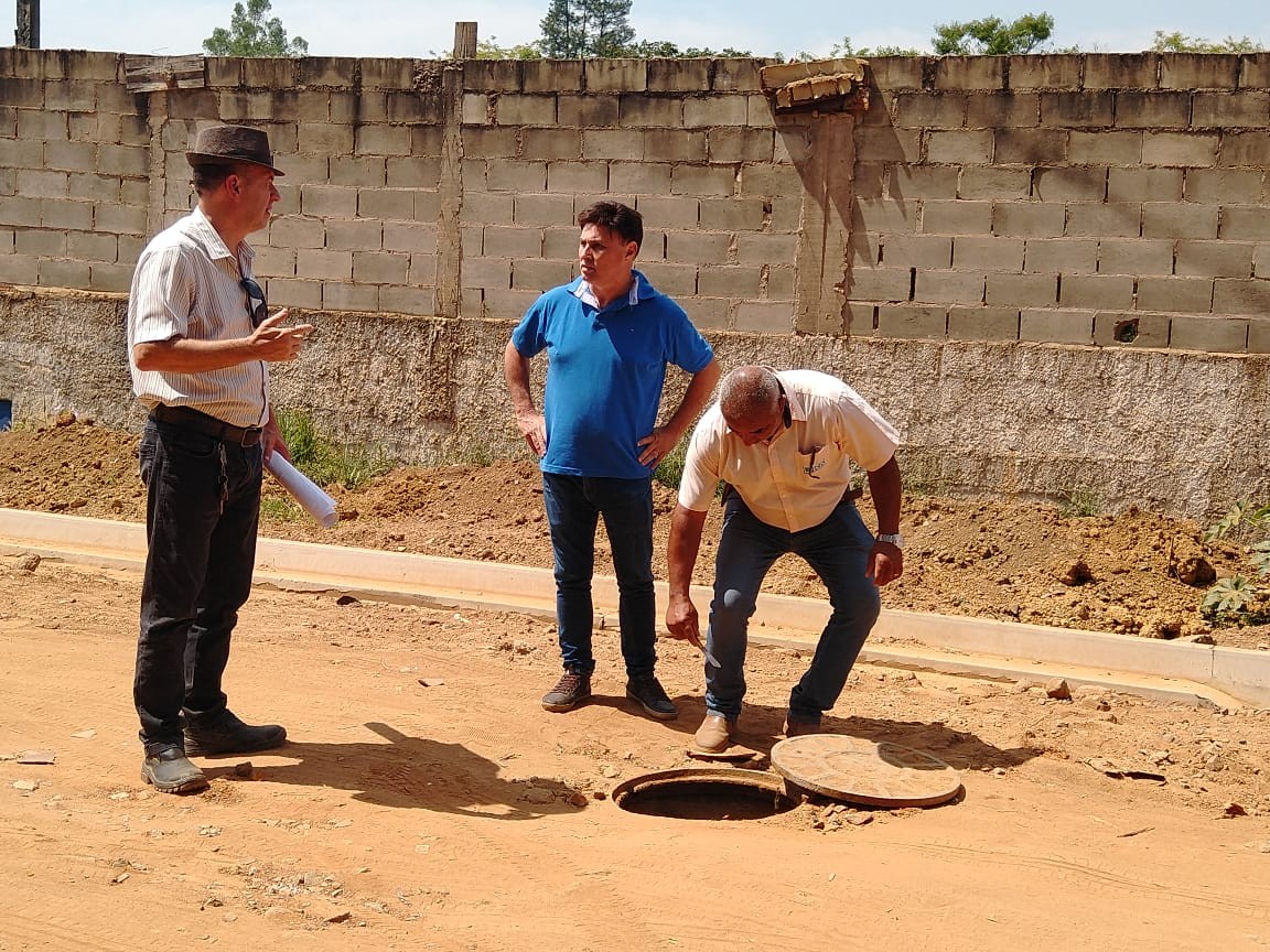 2019115_Carlos Fontes visita obras de pavimentação no Santa Alice